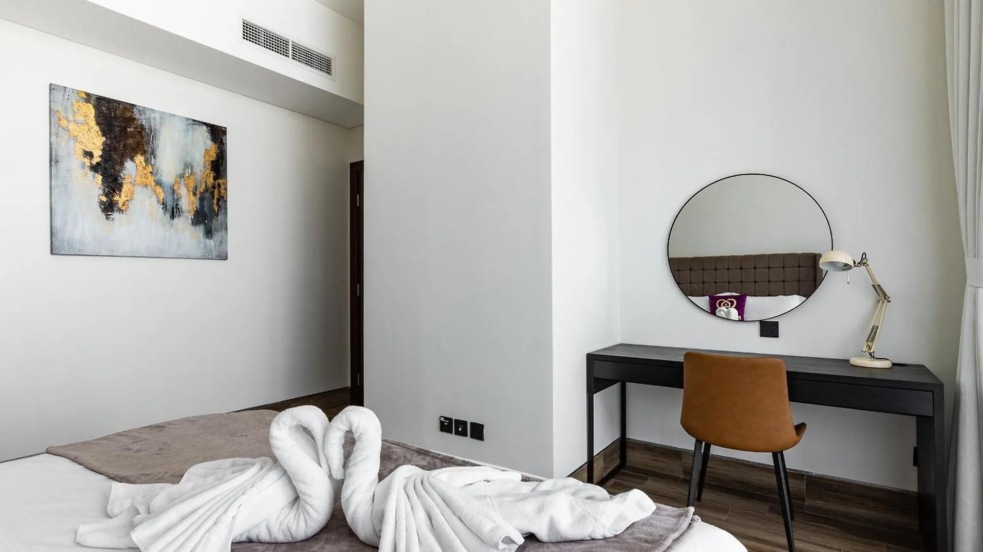 Simply Comfort In J One Tower Dubai Apartment