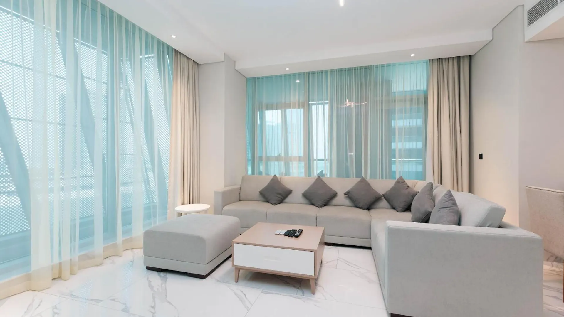 Apartment Simply Comfort In J One Tower Dubai